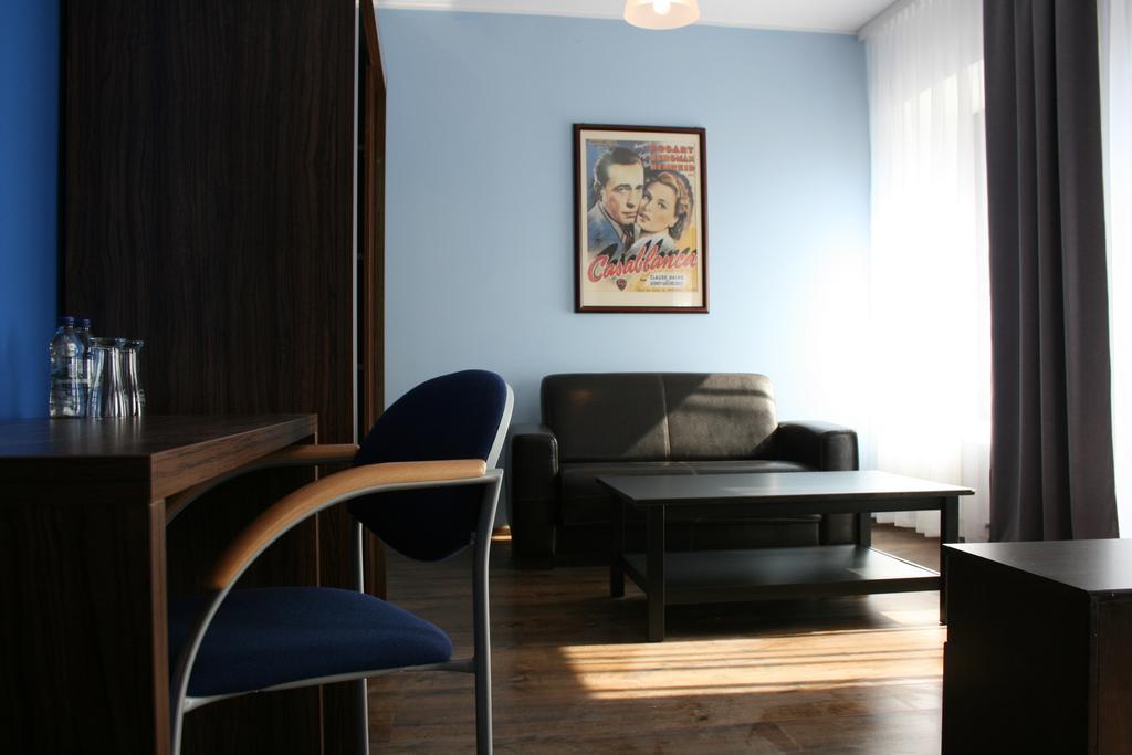 Hotel Opera Tarnowskie Gory Bilik gambar