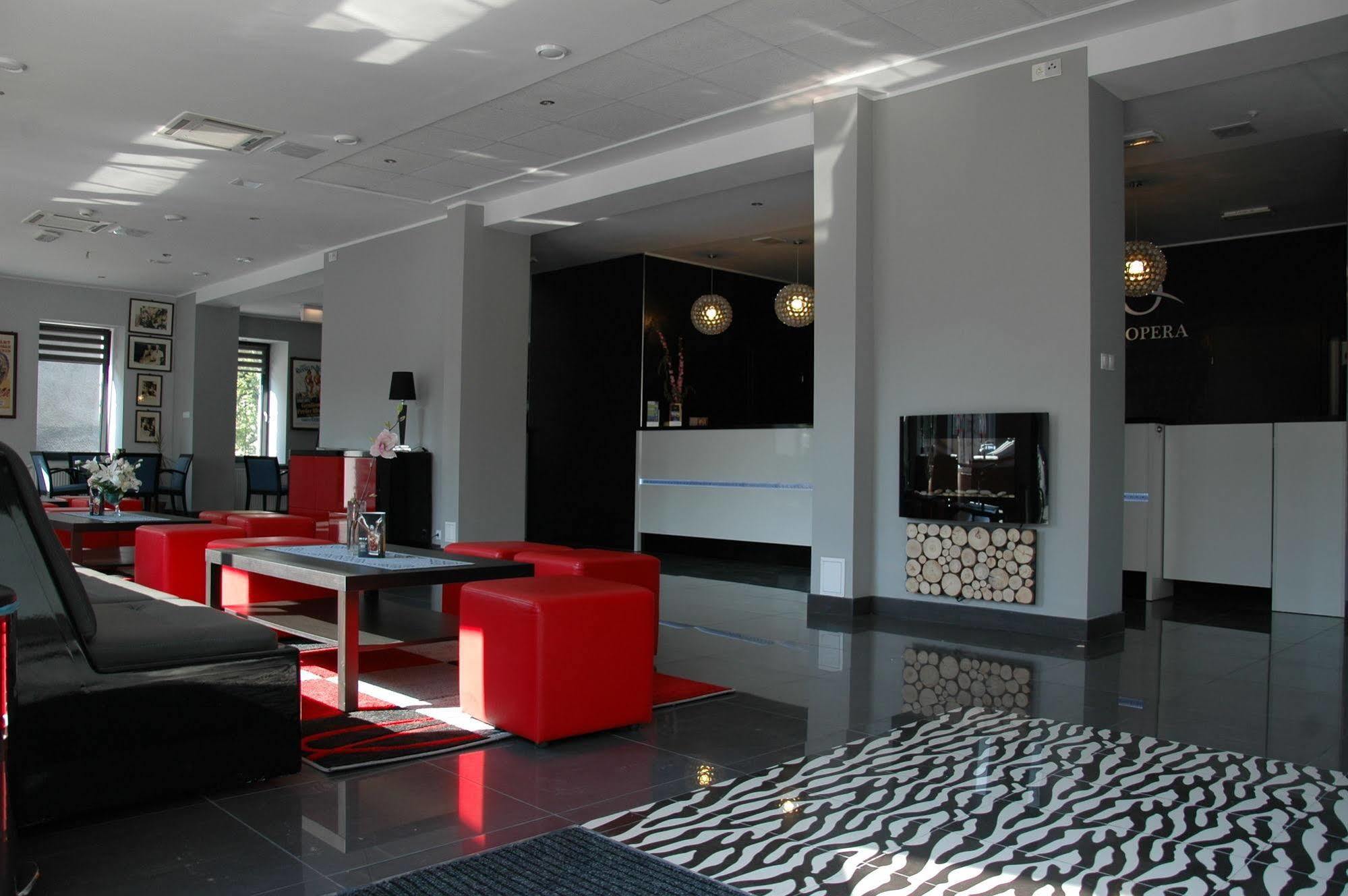 Hotel Opera Tarnowskie Gory Luaran gambar